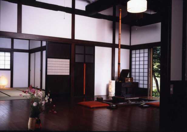 住いろりえん内1